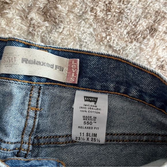 ☁️ SOLD ☁️ Levi’s 550 Denim Shorts - Picture 2 of 5